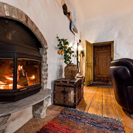Historical Two-Bedroom Apartment With Sauna, Jacuzzi And Fireplace Tallinn Exteriör bild